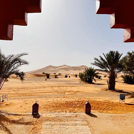 Hotel Camping Les Roses Des Dunes & Piscine Merzouga Esterno foto