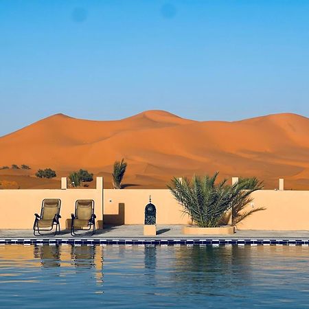 Hotel Camping Les Roses Des Dunes & Piscine Merzouga Esterno foto