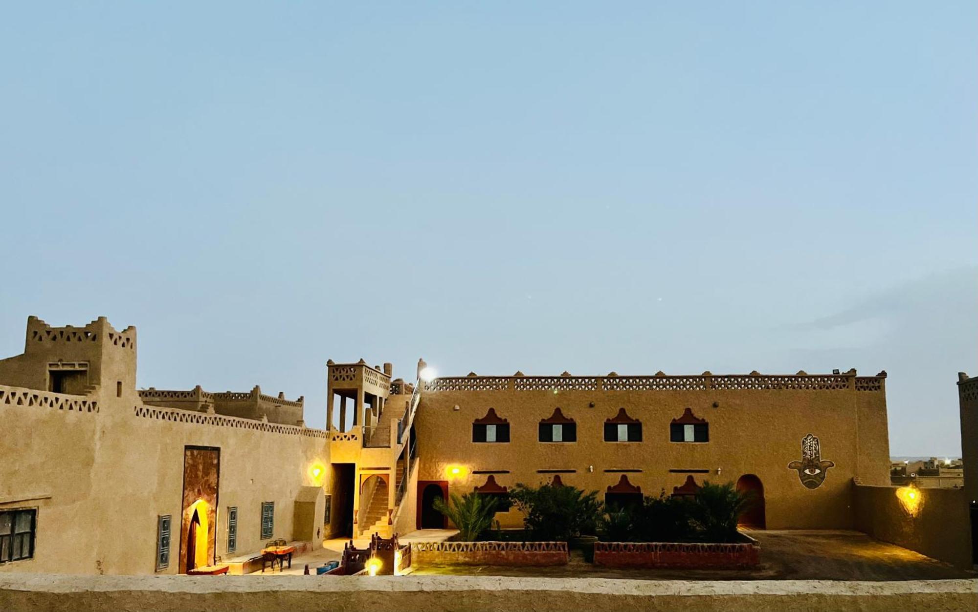 Hotel Camping Les Roses Des Dunes & Piscine Merzouga Esterno foto