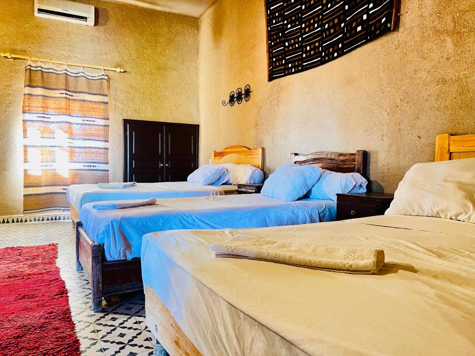 Hotel Camping Les Roses Des Dunes & Piscine Merzouga Esterno foto