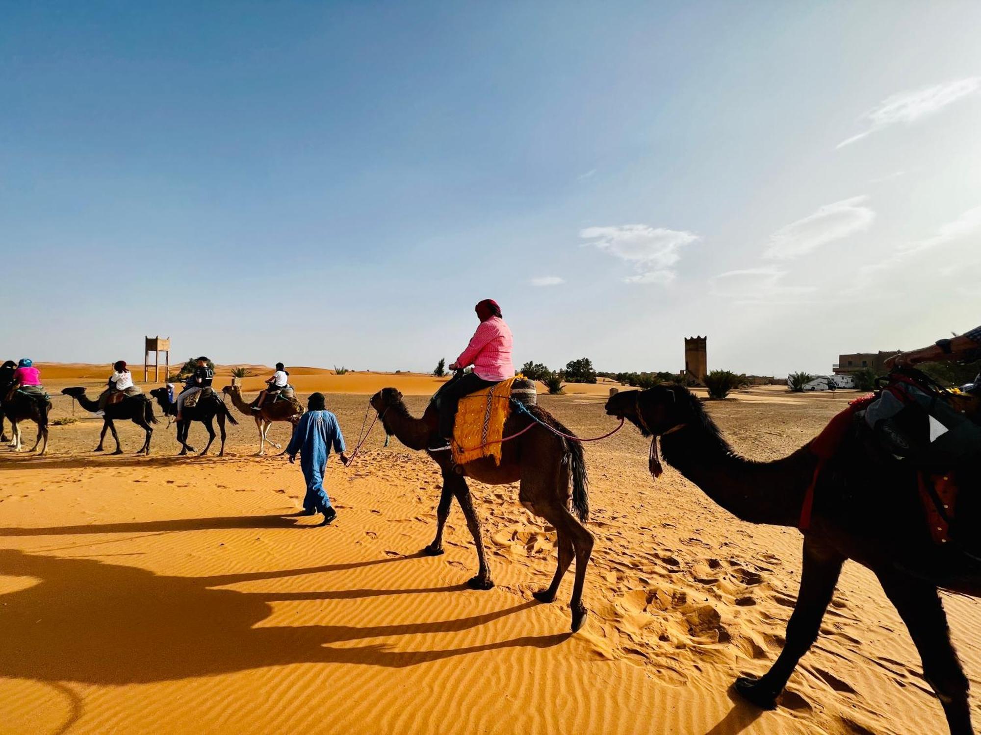 Hotel Camping Les Roses Des Dunes & Piscine Merzouga Esterno foto
