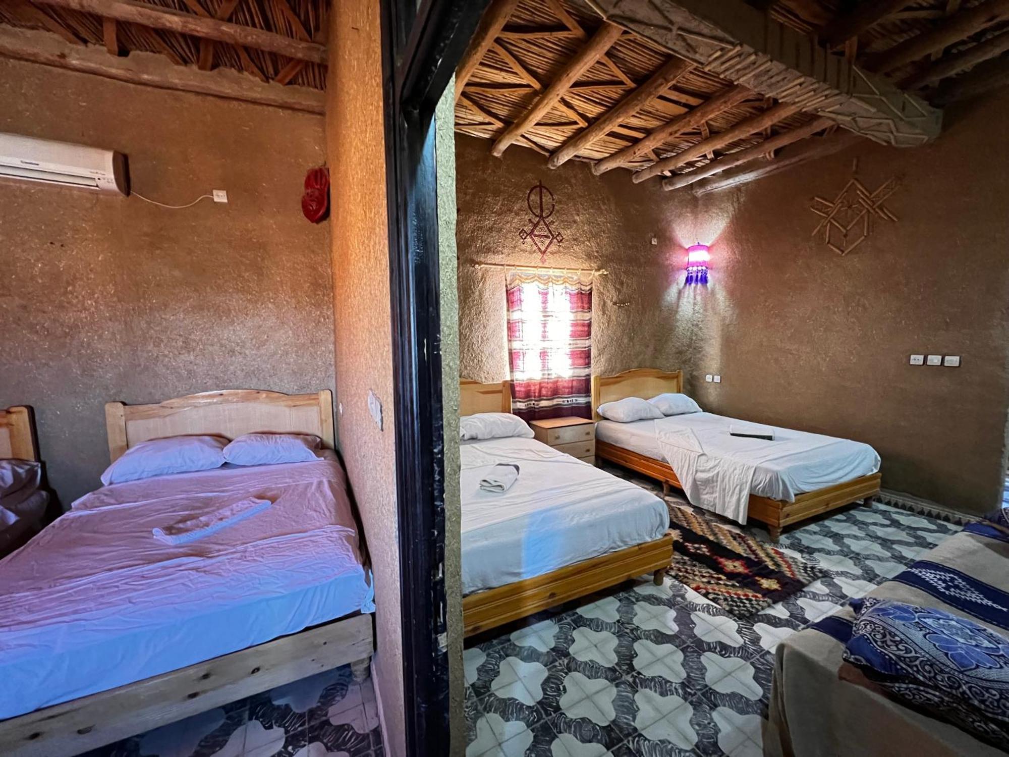 Hotel Camping Les Roses Des Dunes & Piscine Merzouga Esterno foto