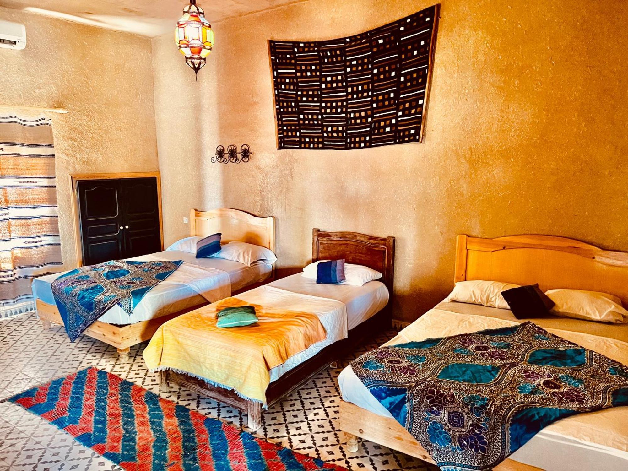 Hotel Camping Les Roses Des Dunes & Piscine Merzouga Esterno foto