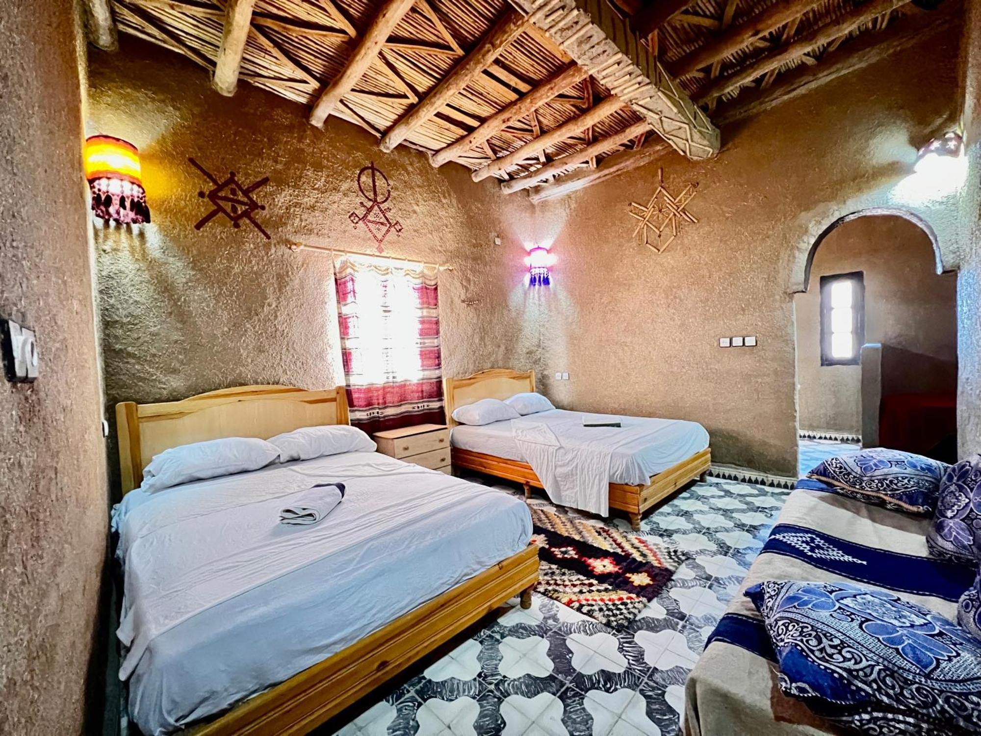 Hotel Camping Les Roses Des Dunes & Piscine Merzouga Esterno foto