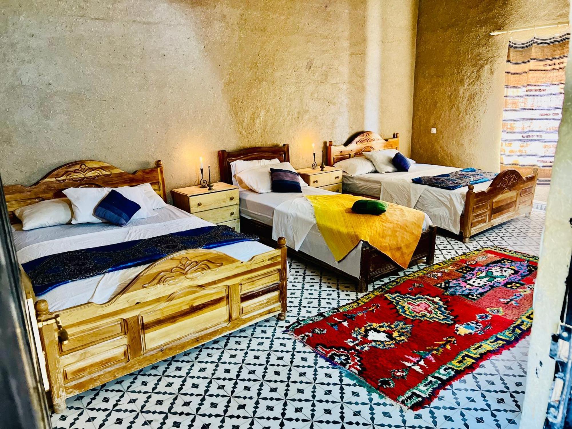 Hotel Camping Les Roses Des Dunes & Piscine Merzouga Esterno foto