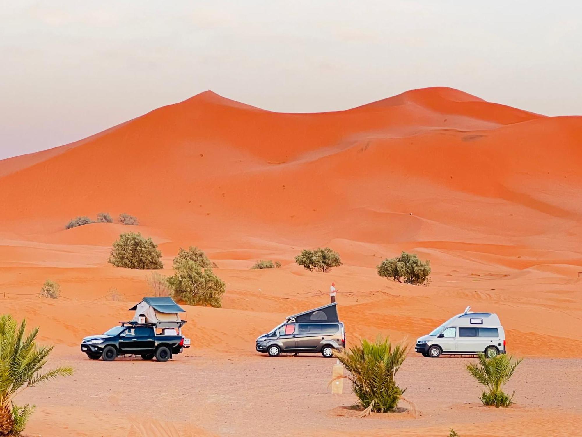 Hotel Camping Les Roses Des Dunes & Piscine Merzouga Esterno foto