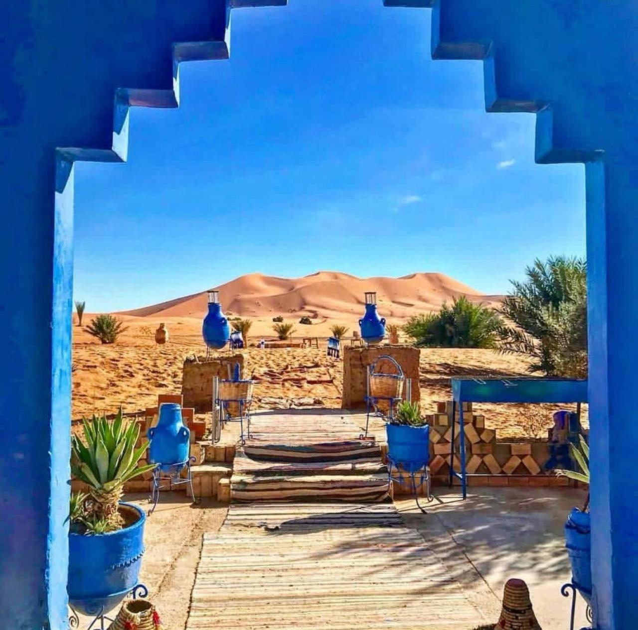 Hotel Camping Les Roses Des Dunes & Piscine Merzouga Esterno foto